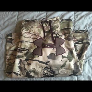 NEVER USED !! under armor green camouflage hoodie